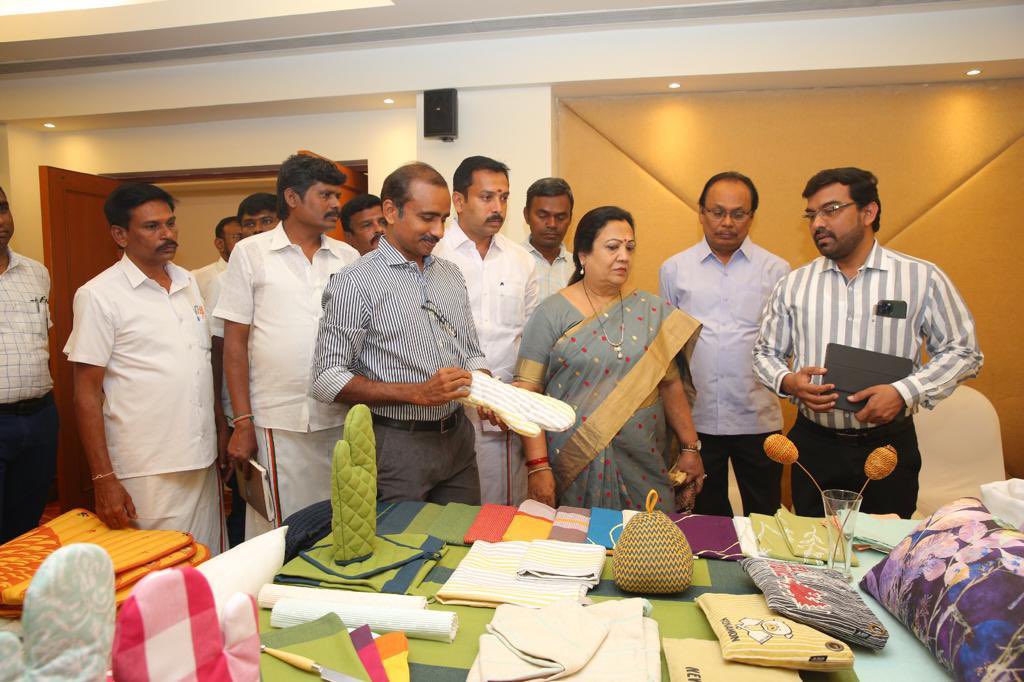 Ministry of Textiles on Twitter "RT DarshanaJardosh Met the office