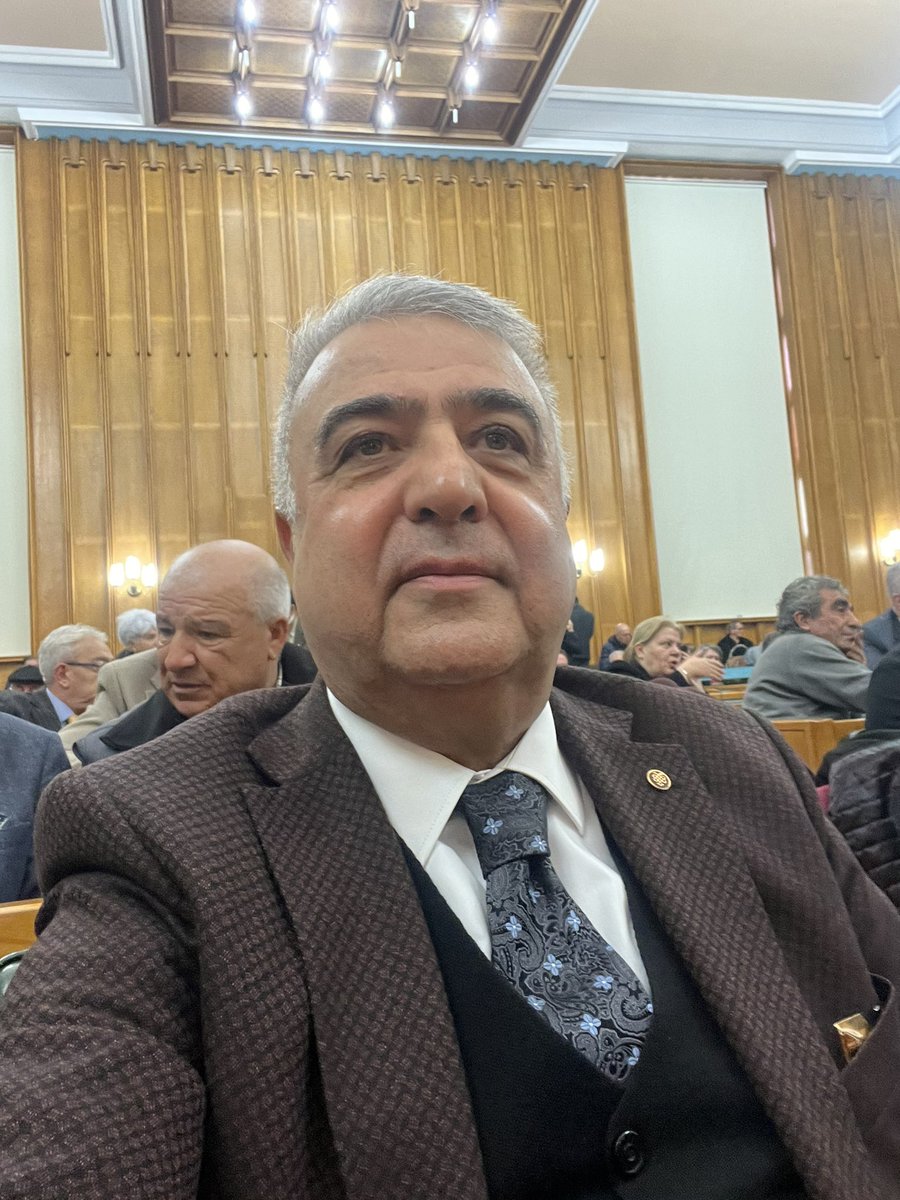 Rustem_Zeydan's tweet photo. Cumhuriyet Halk Partisi Grup Toplantısı 🌺
@kilicdarogluk her kesimi ve her duyguyu kucaklayıcı konuşması …🇹🇷 https://t.co/dNlGN24Fkc