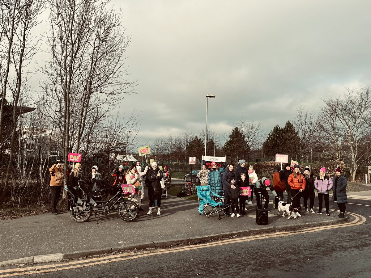 Ròs Hunter tweet media