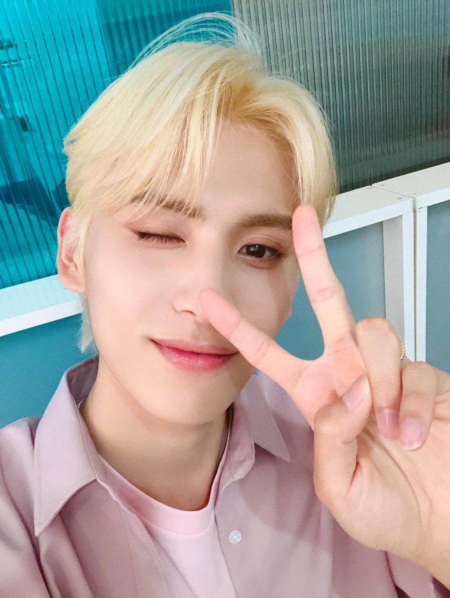 Happy birthday to our sun
#유태양_태어나줘서_곰다
I wish you good health and happiness
#HAPPYYOOTAEYANGDAY
Congratulations and good luck on your musicals
<a href="/SF9official/">SF9official</a>