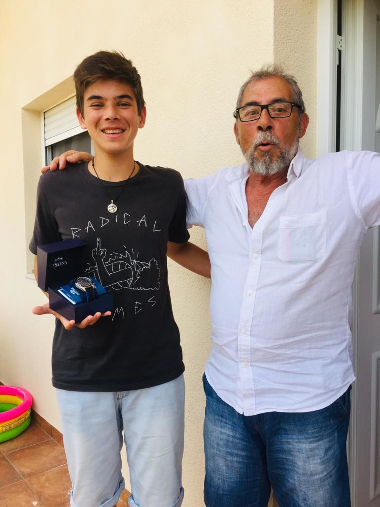 Nacho__2105's tweet photo. Lo único q no ha cambiado en 4 años son las caras d mi abuelo en las fotos https://t.co/tSfbWgT0Ds