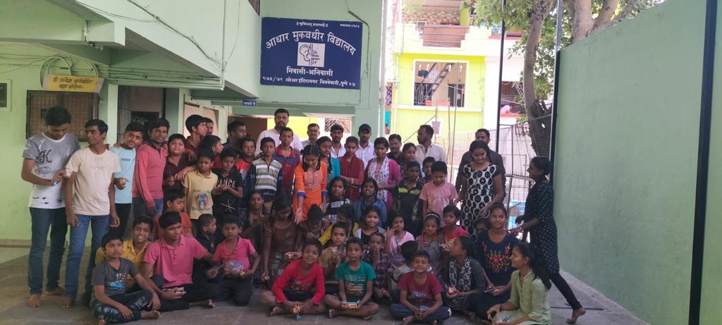 WTi Allstate team conducted CSR activity in Pune... Arranged food for hearing and speech impaired children at one NGO.
.
.
#CSR #CSRActivity #foorforchildrens #NGO #ngoinpune #wticabs