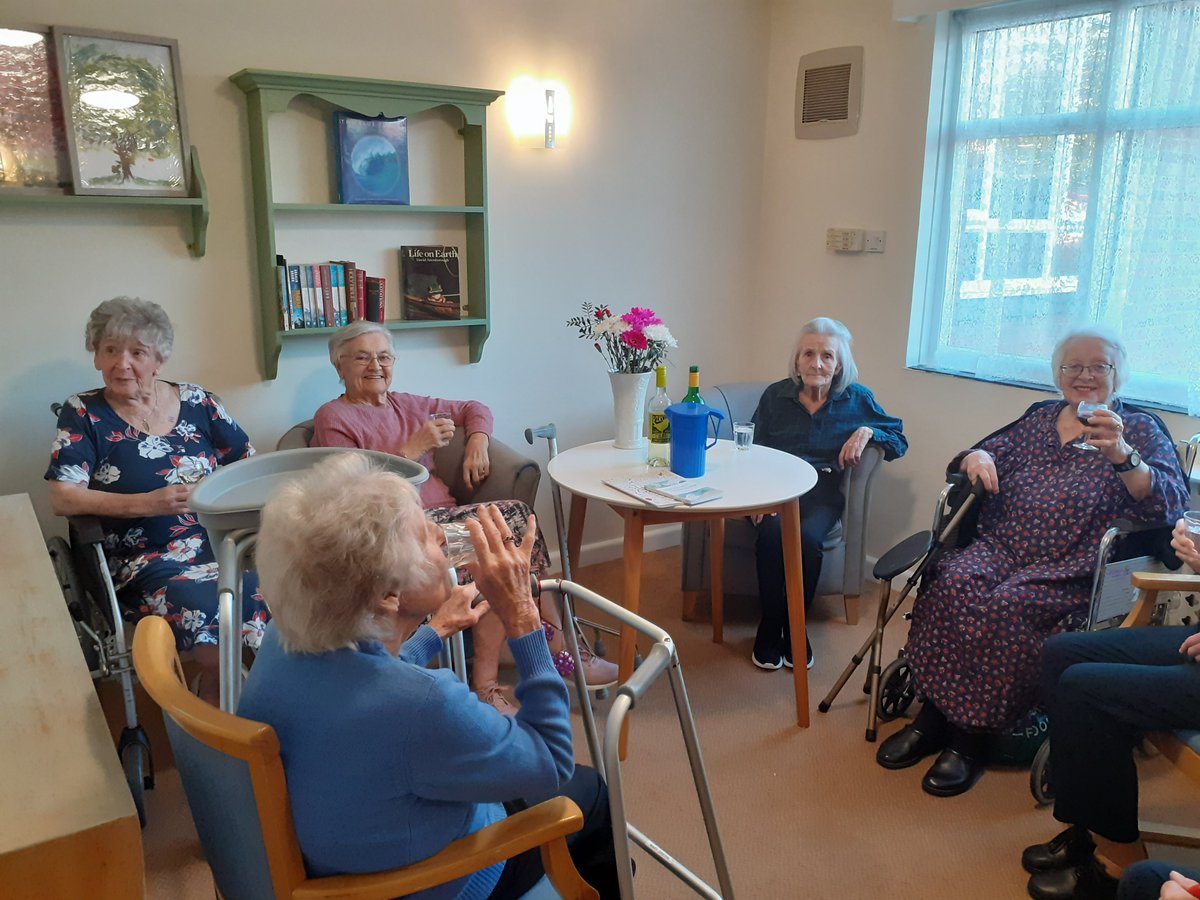 CareSouthUK's tweet photo. #CastleDene recently held an official opening of its new wellbeing room, which has been designed for residents to have a place to relax.

Castle Dene residents think the room is wonderful and have really enjoyed putting the room to good use. 

#FoodFunFriendship #CareSouthUK https://t.co/cJLQ9qbwc6