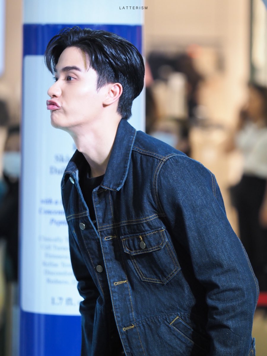 latterism's tweet photo. อย่าพึ่งน่ารักมากไปกว่านี้ ชั้นใจคอไม่ดีรู้มั้ย 🥹🥹
#KiehlsTHMissionRenewalDay
#TayTawanXKiehls
#Tawan_v
#LTPix https://t.co/EKR9W0Gi49