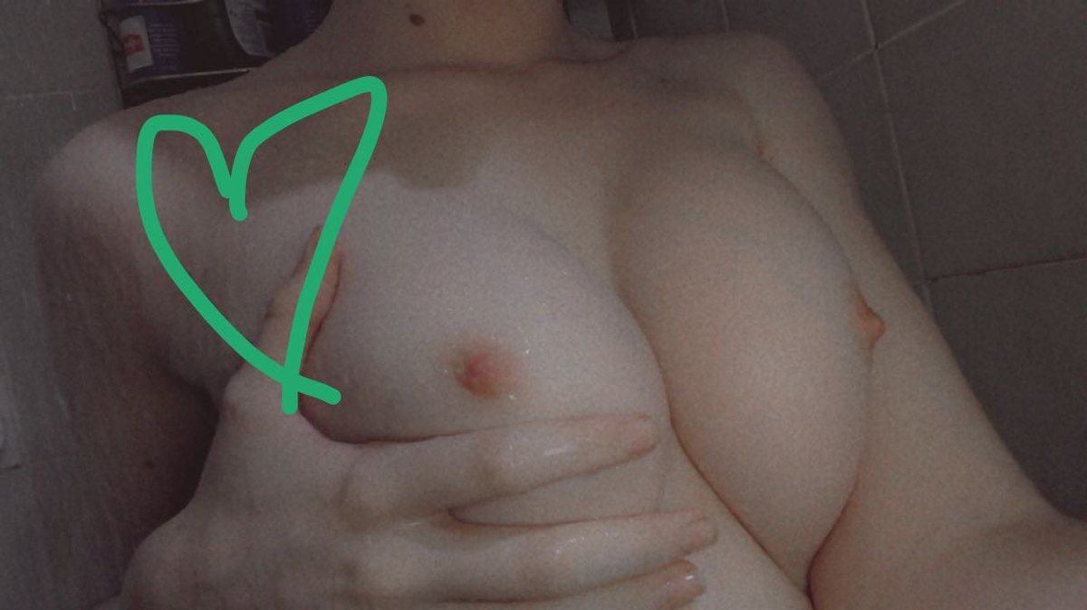 snapchatleaks33's tweet photo. #wet #nudes #nsfw #nsfwtwt #egirl #snapchat #naked #pussy  #horny #thot #cumslut #leaked #tits #boobs #ass https://t.co/6reiJK2DSA