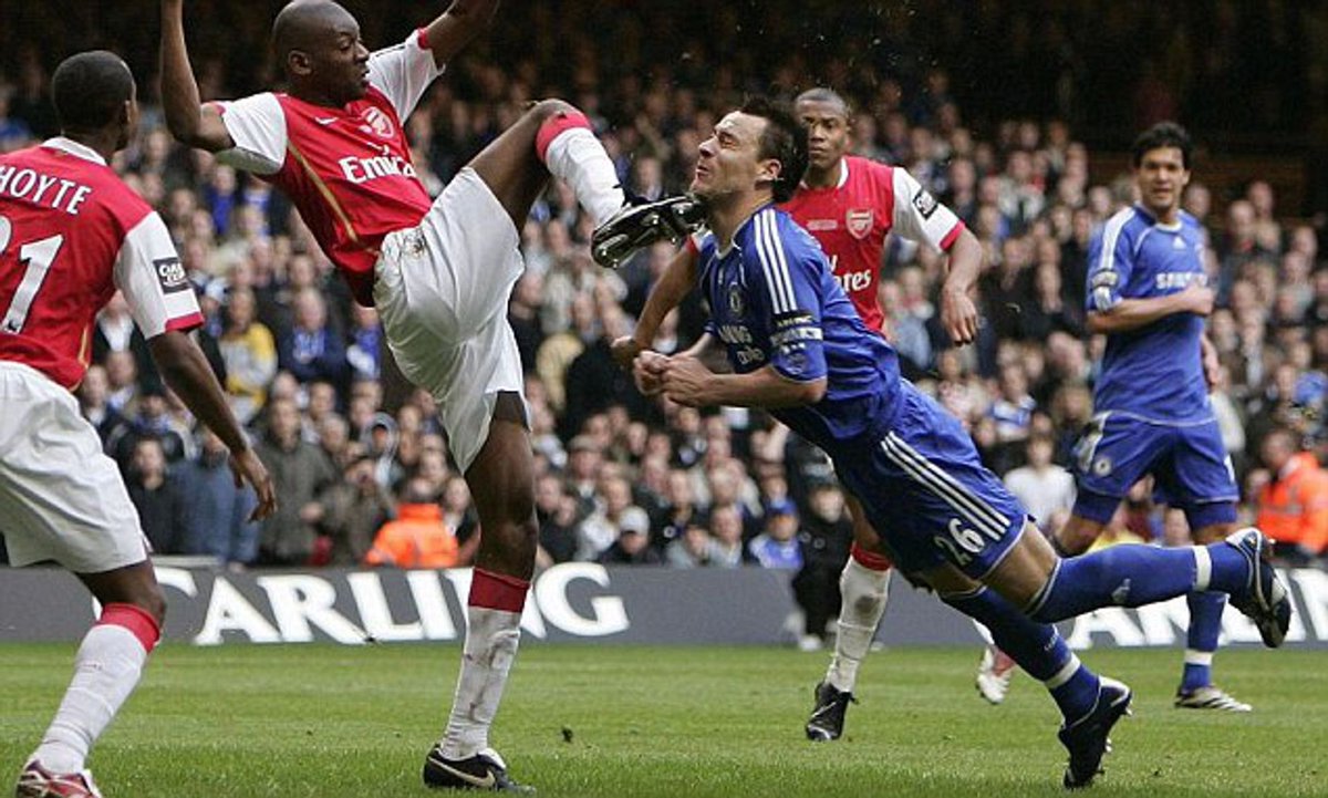 Charliebronson7's tweet photo. @MuddyYid @JohnTerry26 @ChelseaFC Kick racism out of football https://t.co/4SDa5PGX61