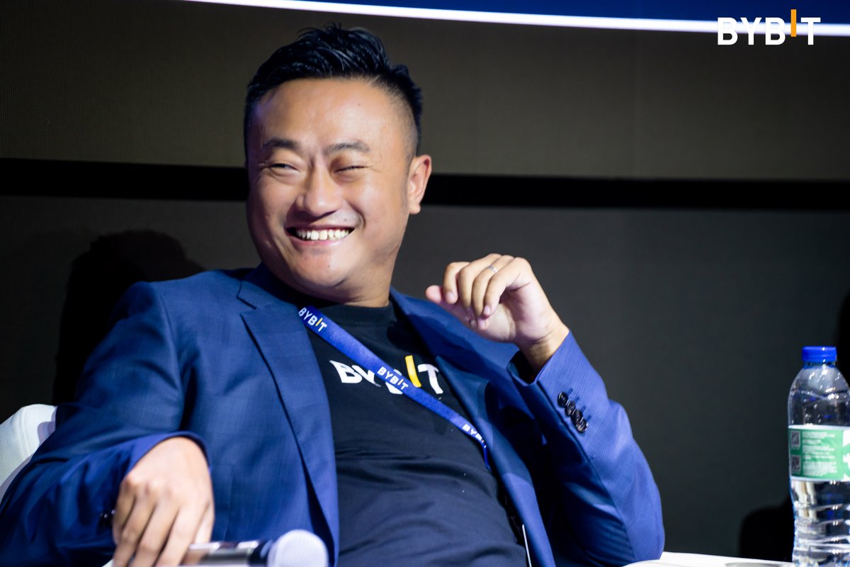 Bybit_Official's tweet photo. #ICYMI #Bybit's CEO and Co-founder @benbybit was at the panel of #Blockchain Life 2023 in Dubai.
Read more about his pointers during the panel in the recap here: https://t.co/ivxOFubT8G
#NextLevelMeetUp #NextLevelExploration #TheCryptoArk https://t.co/dLURA84Tn0