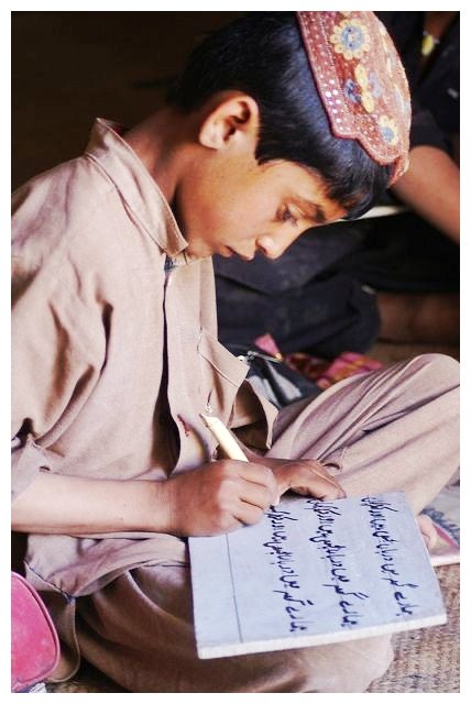 UrduVirsa's tweet photo. میں گاؤں کے کچے اسکول سے پڑھ کر  آیا  ہوں... 
وہ شہر کی لڑکی میرے خواب کہاں دیکھے گی... https://t.co/NZpATg4CIj