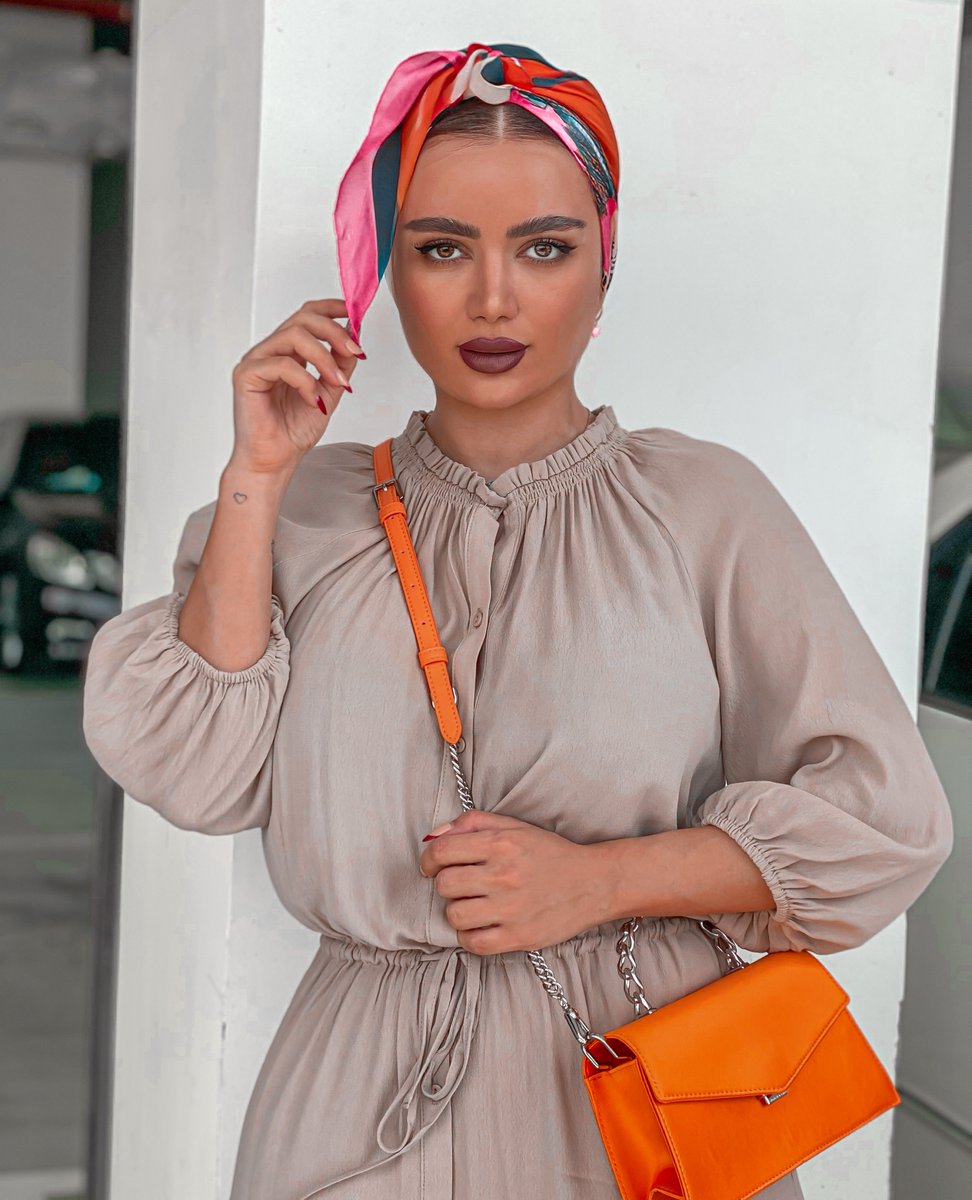 styli_official's tweet photo. البرتقالي يقدر يقلب إطلالتك بشكل غريب 🧡
Code💸خصم: SOCIAL10
🔎 7004050602
#STYLI #saudiarabia #saudistyle #ksafashion
#uaefashion #dresses
ستايل# #ستايلي #السعودية #الامارات #تشكيلة_جديدة #مرة_ستايلي #ترند #فاشن #فستان #فساتين#أناقة #عصرية #انوثة #موضة https://t.co/pLQtfnwGHV