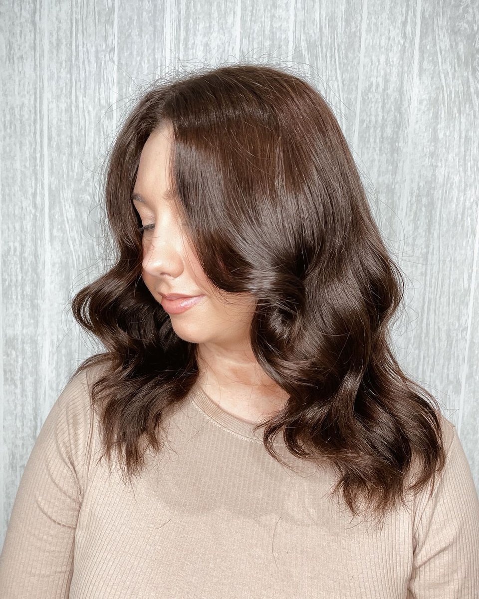 spectrumbrand_'s tweet photo. Regram | Our SPECTRUM family showcasing their talented and amazing work using the Spectrum Aurora ring light 🙌🏻 Swipe left for more!⁠
⁠
📸 @mediluxe_cleveland @mrk.beautybar @norticohairlounge @valentineartistry_⁠

⁠ https://t.co/AENc1SI04U
