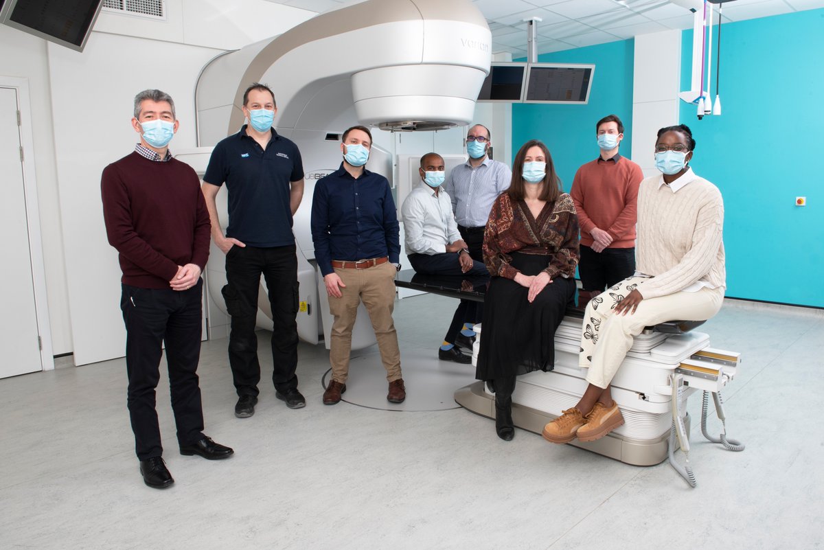 OUHospitals's tweet photo. A new radiotherapy machine which will provide quality care for cancer patients has been installed at the Churchill.

The Varian TrueBeam Linear Accelerator with HyperArc capability will use high intensity radiation to treat brain tumours.

Details below 👇
https://t.co/4Rhyvr3qu5 https://t.co/y7ROUH5YK2