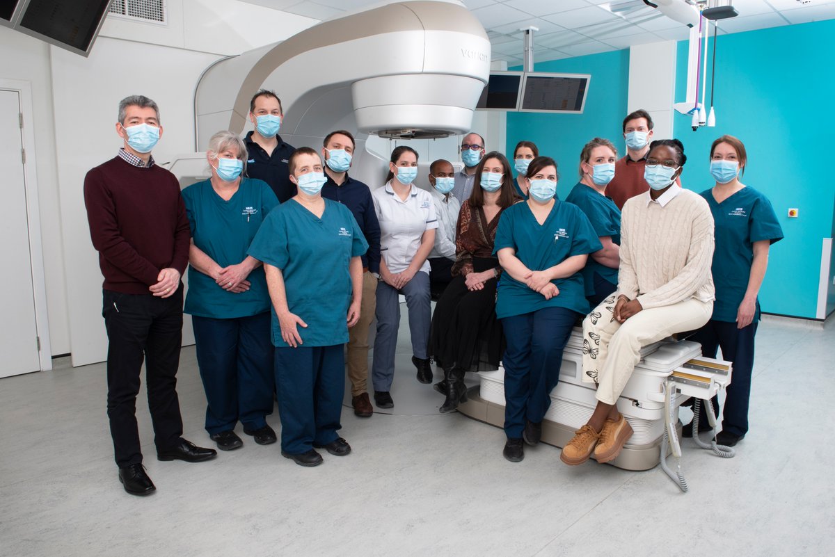OUHospitals's tweet photo. A new radiotherapy machine which will provide quality care for cancer patients has been installed at the Churchill.

The Varian TrueBeam Linear Accelerator with HyperArc capability will use high intensity radiation to treat brain tumours.

Details below 👇
https://t.co/4Rhyvr3qu5 https://t.co/y7ROUH5YK2