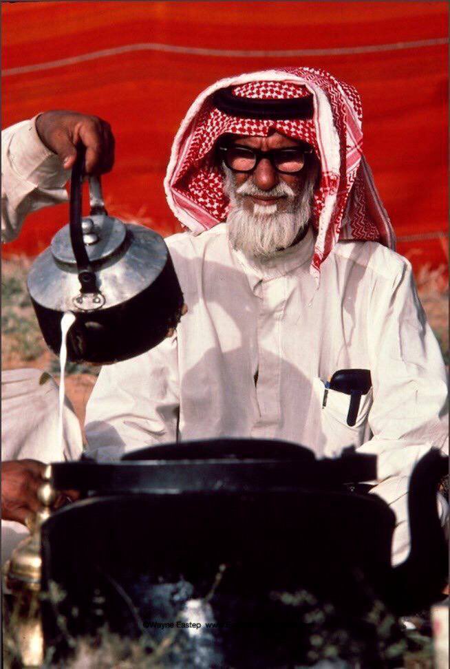 "الشعور الذي وطأته قدماي أخيرًا، هو أنني توقّفتُ عن دفع نفسي لأكون مَن يوارب الباب أملاً في عودة التائهين لقصته. 
لم أنقذ احدًا هذه المرة، ولم أكن عبرةً للصبر في قصة آخر، واليدُ التي ربتت مرارًا على الأكتاف، تنفضُ اليوم اسماءً شتّى."