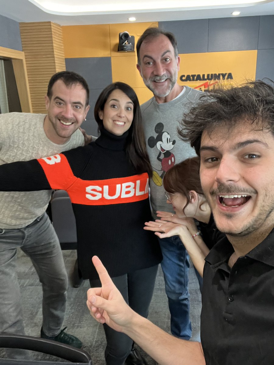 L'última hora tweet media