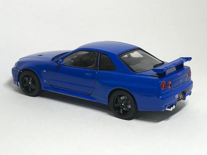 #今月作ったプラモ晒そうぜ 1/24 タミヤR34、1/48ハセガワ キ-100乙。両方ともアクリル筆塗りほぼ素組。カーモデルの筆塗り、大変だけどだんだん楽しくなってきたw 