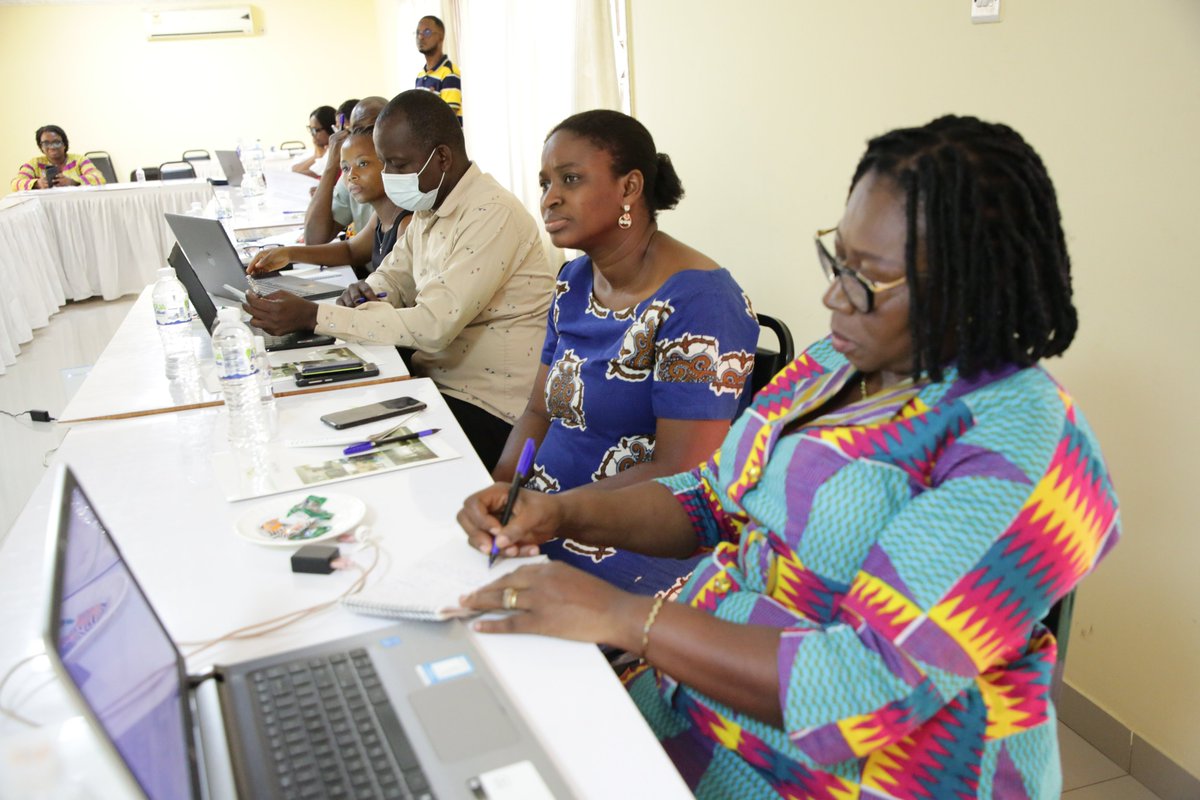 MPECGH's tweet photo. MPEC, the local implementing partner of the EMMAP project, has begun a three-day retreat for 20 activists working on minority group issues in Ghana.
#minorities
#rights
#conflict
#SDGs
@MRG
@EuropeanUnion
@MRCG
@Fahamu
@kpeiku https://t.co/bzjwhNSpXo