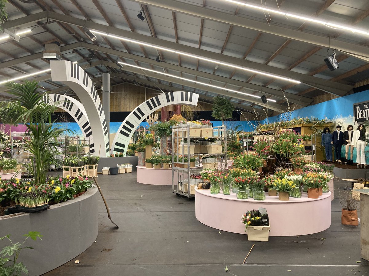 Dit hebben we gemist. Het gaat weer mooi worden #lentetuinbreezand