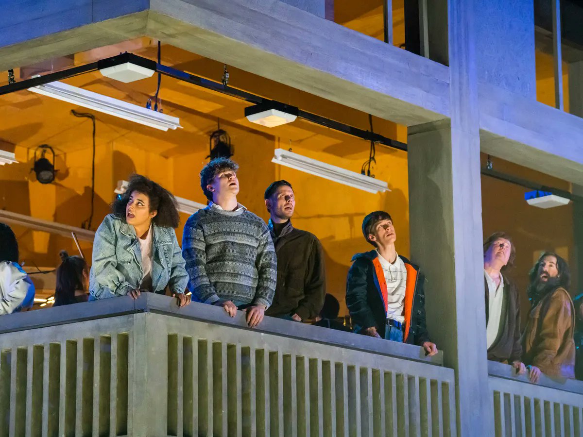 SophieAMitch's tweet photo. A love letter to brutalist architecture, social housing, &amp; Sheffield. #StandingattheSkysEdge @NationalTheatre #ChrisBush #RichardHawley https://t.co/L2VVlubd9G