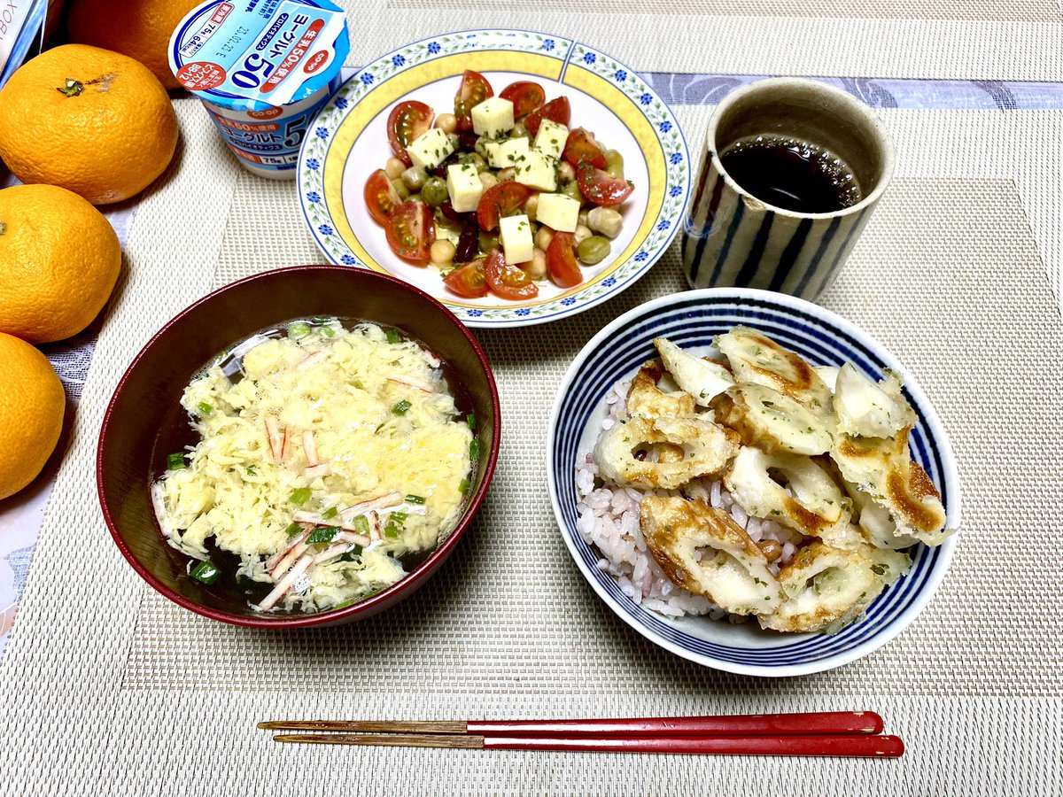 夕飯

賞味期限切れのちくわを
薄力粉と片栗粉、マヨネーズでまぶして炒めたぜ https://t.co/RBMp4VHb4L