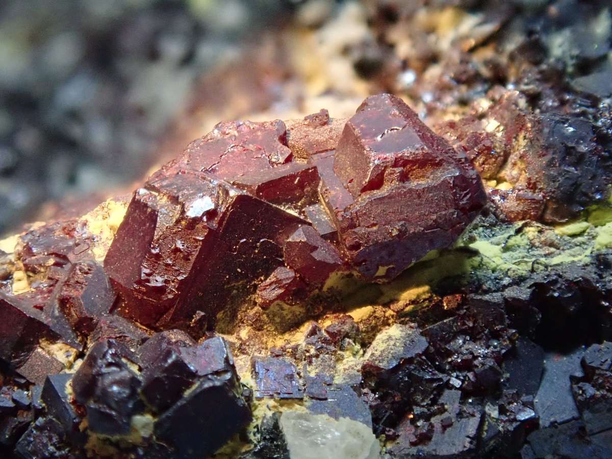 Bump_cloud's tweet image. 赤銅鉱が不足してる、って健康診断で言われました()