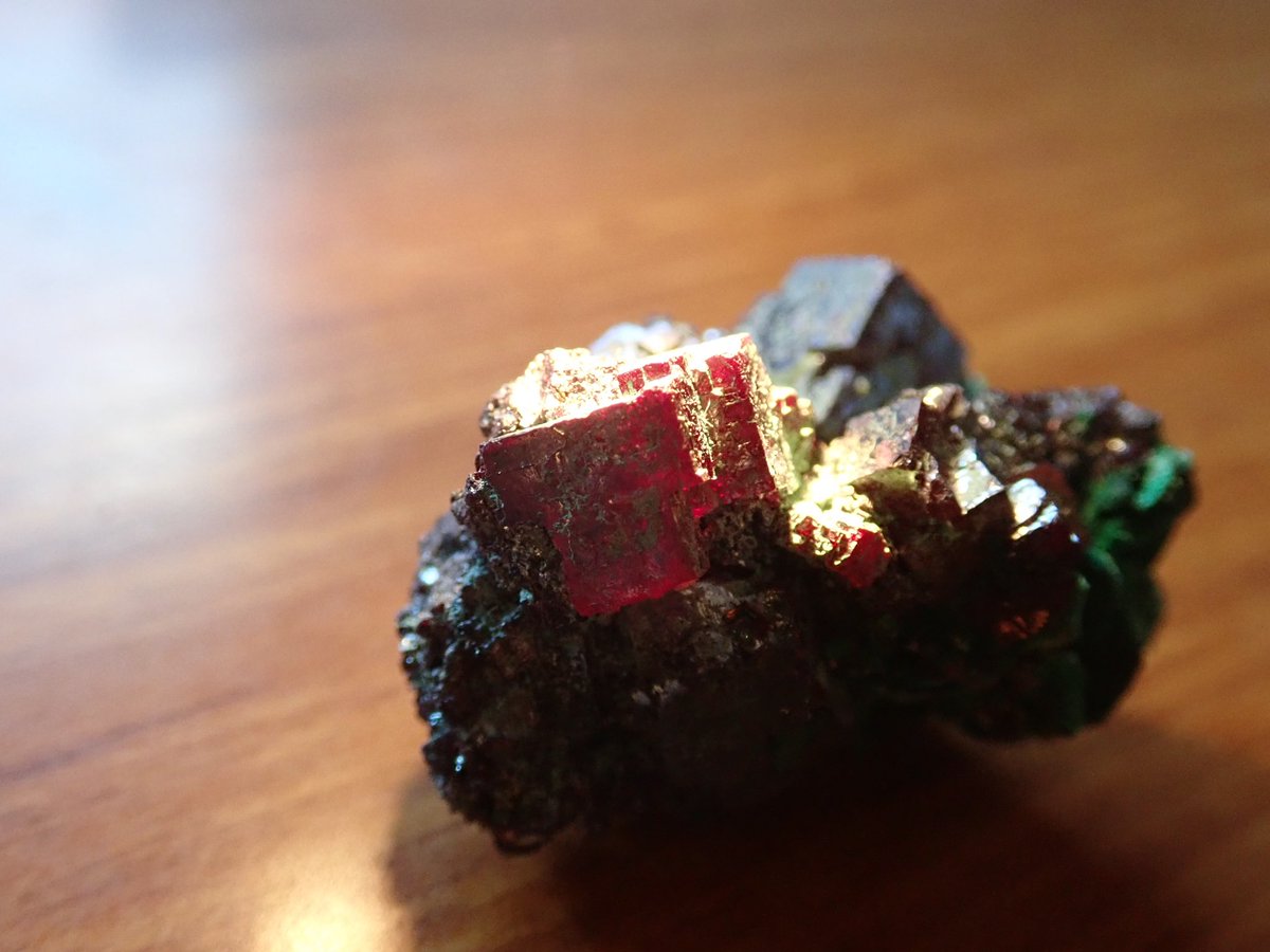 Bump_cloud's tweet image. 赤銅鉱が不足してる、って健康診断で言われました()