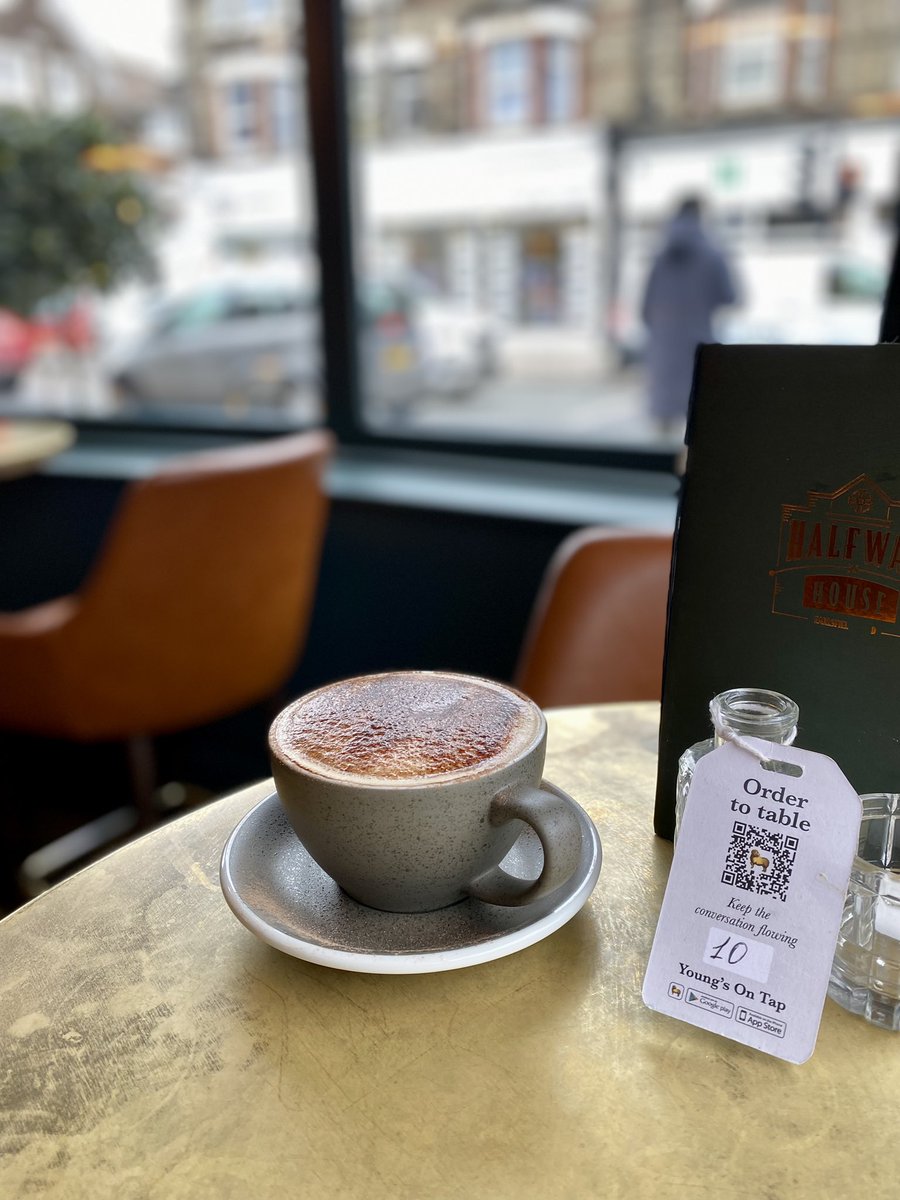thehalfwayhouse's tweet image. Need a cosy place to work? Or even just a spot to watch the world go by ☁️☕️? We’ve got you covered 🤗 join us from 10am every day! 

#workfromthepub #pubwork #coffeetime #watchtheworldgoby #youngs