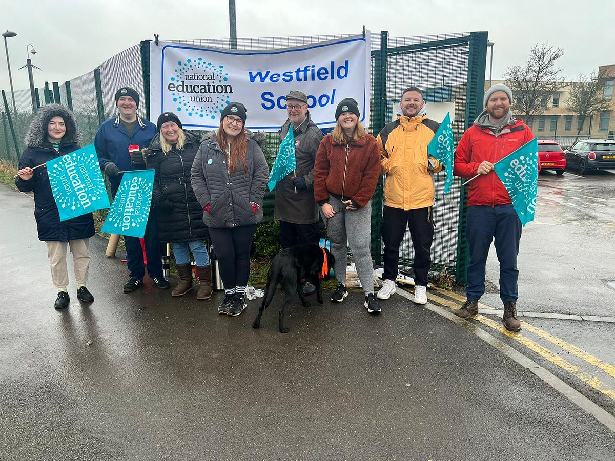 Great to see members at Westfield School in Sheffield! #PayUp #SaveOurSchools