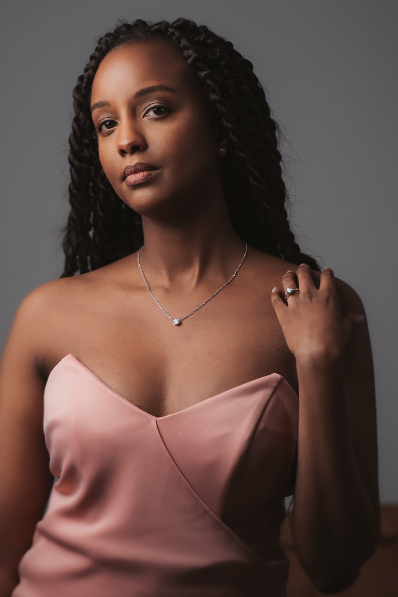 In the mood for some new jewelry ? Same.

💌Send us a private message for more info on how to get the perfect personalized piece or if you want jewelry made with our diamonds coming straight from the mine in DRC Congo ✨

#elikiadiamond #finejewelryinspo #diamondjewelryset