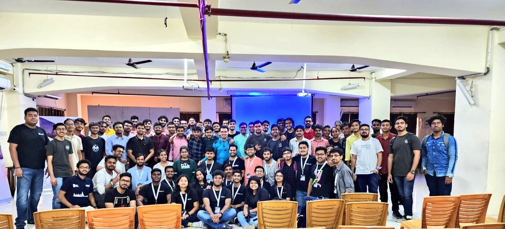 FossKolkata's tweet photo. KolkataFOSS was a huge success, thanks to all of our attendees, speakers, sponsors, and volunteers. We hope that everyone who attended it felt inspired and energized to continue working towards open-source.

@Keployio @FOSSUnited

#foss #KolkataFOSS #FOSSUnited #event #opensource https://t.co/YfNYvK3m0h