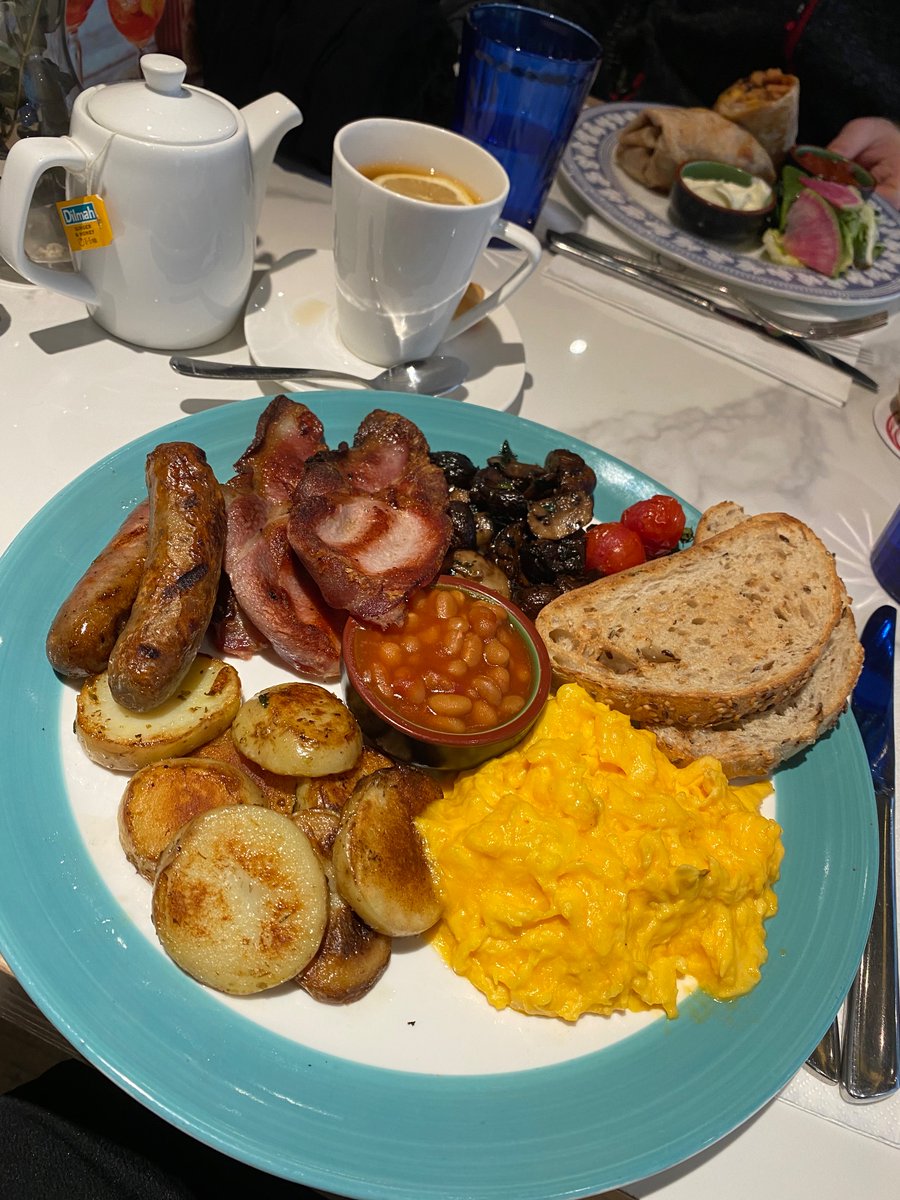 WMotivvvv's tweet photo. A full breakfast for a long day😋😋😋 #breakfast #foodie #cooking #english #cooking https://t.co/o7ncXsf9vb