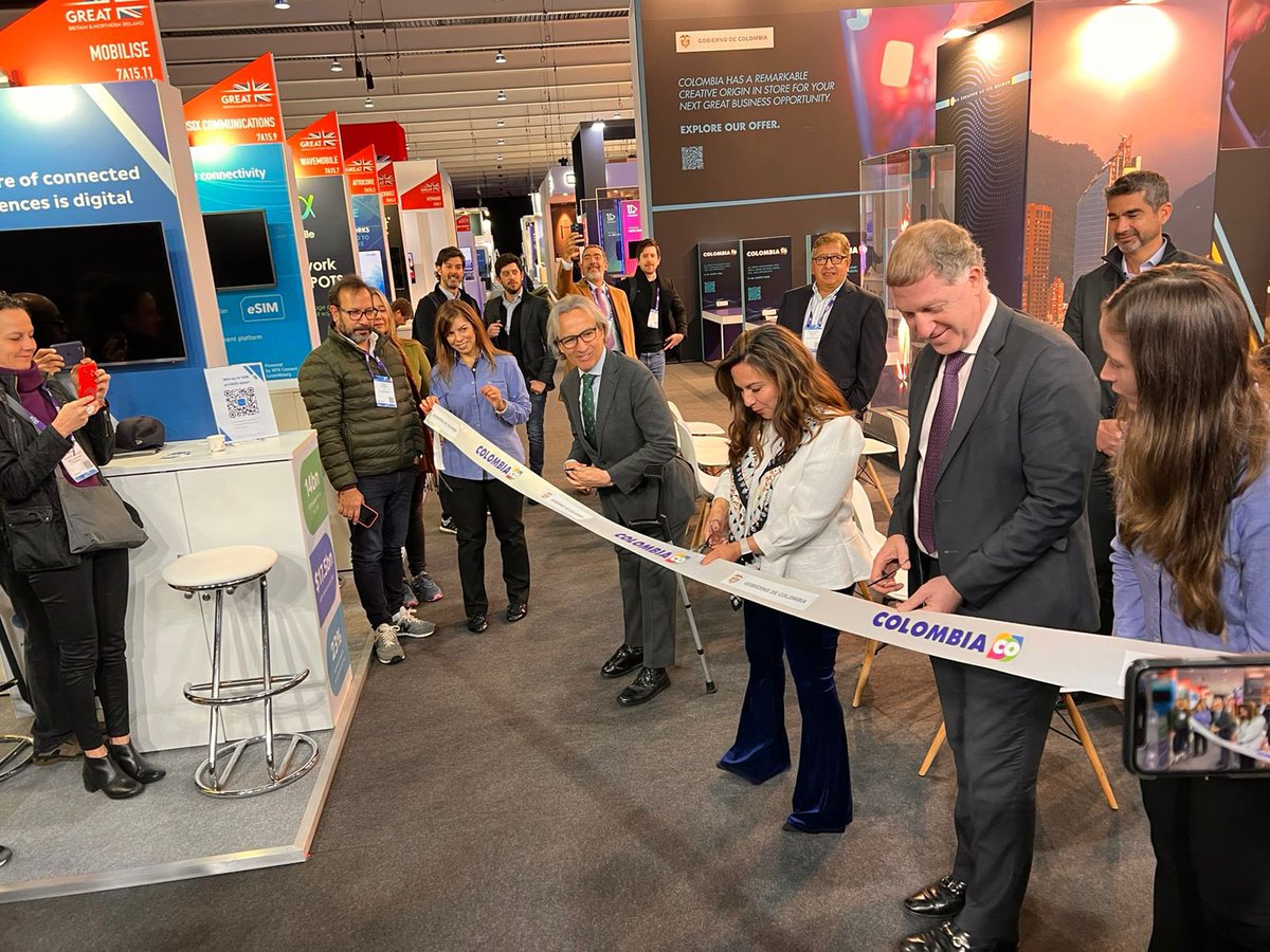 SandramUrrutia's tweet photo. Mi misión es lograr que #Colombia sea reconocida como potencia de la vida, como un país conectado y como una sociedad justa.🇨🇴
Hoy inauguramos el stand de @PROCOLOMBIACO en el Congreso Mundial de Móviles (@MWCapital - @MWCHub) que se adelanta en #Barcelona, #España. #MWC2023📡 https://t.co/IskBbi4wN2
