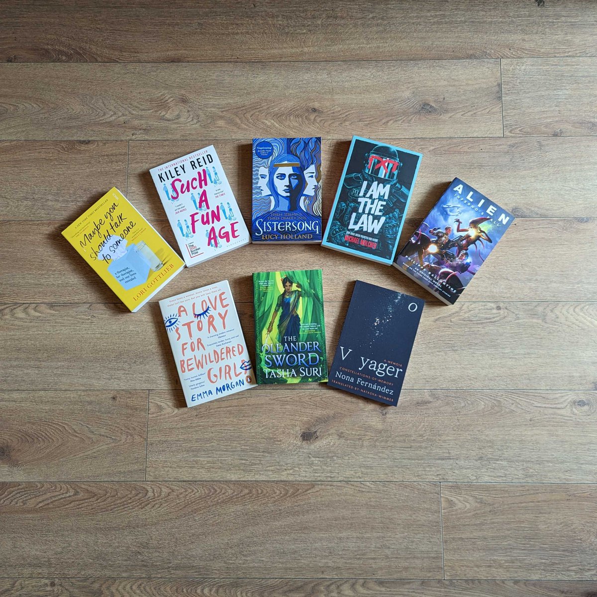 This may have been a short month, but the team have come across GEMS - cyberpunk about found families fighting aliens to a memoir about memory and astronomy and much more. A wee round-up of Lighthouse Feb reads! (1/9)