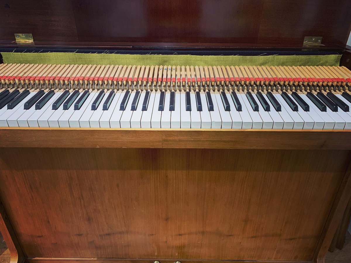 AndrewSimonMcA's tweet photo. A slightly out of tune spinet piano felted and ready to make some noises. Love the sound of this little piano, really different. 😍😍 #piano #spinet #composer #soundtrack https://t.co/yoOqj2Kg3A
