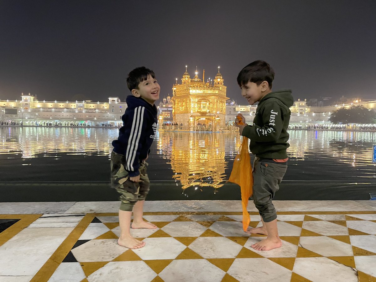SyedAnwarRazvi1's tweet photo. Golden smile in the city of Gold …… https://t.co/lCEl7IRWuQ