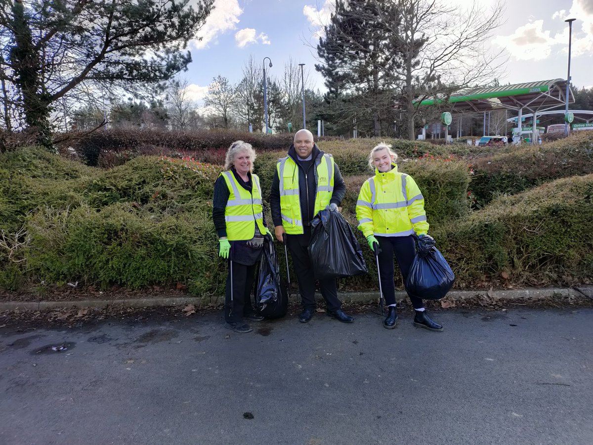 We continue to do our bit to help the environment, here pictured near our development Wild Walk in Donnington, Telford. A big thank you to Sam and Victoria for their support @Lovell_UK @WrekinHG @ccsbestpractice #Nuplace #community #loveconstruction