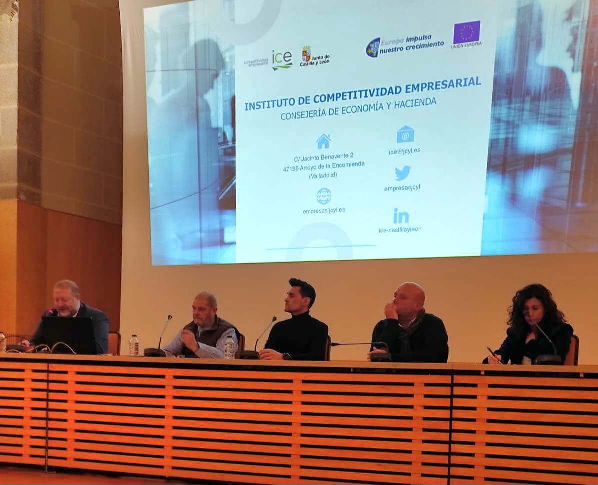 empresasjcyl's tweet photo. Castellana de Medioambiente, @Santa_Teresa, @Onyxsolar y Carpintería Peribañez exponen en Ávila sus casos de éxito🔝🧑‍💻👏

Estas empresas han recibido financiación a través de los diferentes programas de #ICECYL➡️Plan de Reindustrialización, de Crecimiento, ICE Financia y Ayudas https://t.co/TBRCn8foxY