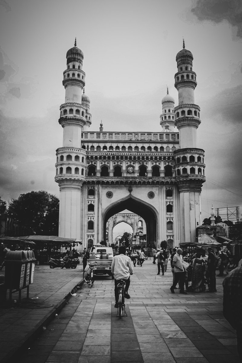 Good evening Hyderabad ♠️

#NFT #NFTCommumity #nftphotography #tweet_spi #nftphotograph #streetphotography #photographer #nftstreet 

<a href="/HiHyderabad/">Hi Hyderabad</a>
 
<a href="/WeAreHyderabad/">We Are Hyderabad</a>
