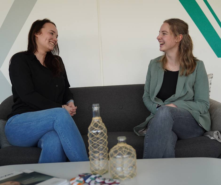 werderbremen's tweet photo. Nadine #Greve und Maria #Feldhaus helfen als #InklusionsGuides dem SV #Werder mit ihrer Expertise ein inklusiveres Arbeitsumfeld zu schaffen 👏
Im Interview erklären die beiden Frauen ihre damit verbundenen Aufgaben und Ziele 👉 https://t.co/1B99gzA6pP https://t.co/wDPqIeTuGH