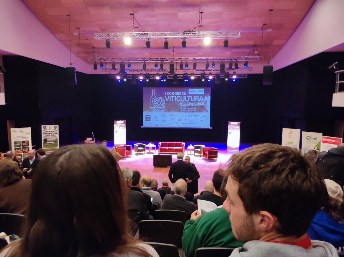 escolaespiells's tweet photo. I Congreso de viticultura sostenible, assisteixen els alumnes de 2on del CF de Vitivinicultura. Es tracten temes de innovació genètica a la vinya i tècniques de digitalització. Amb la mirada posada en l’adaptació al canvi climàtic (xv) @Agromillora_
#Interempresas #Olint https://t.co/X3Y9GCHJlv