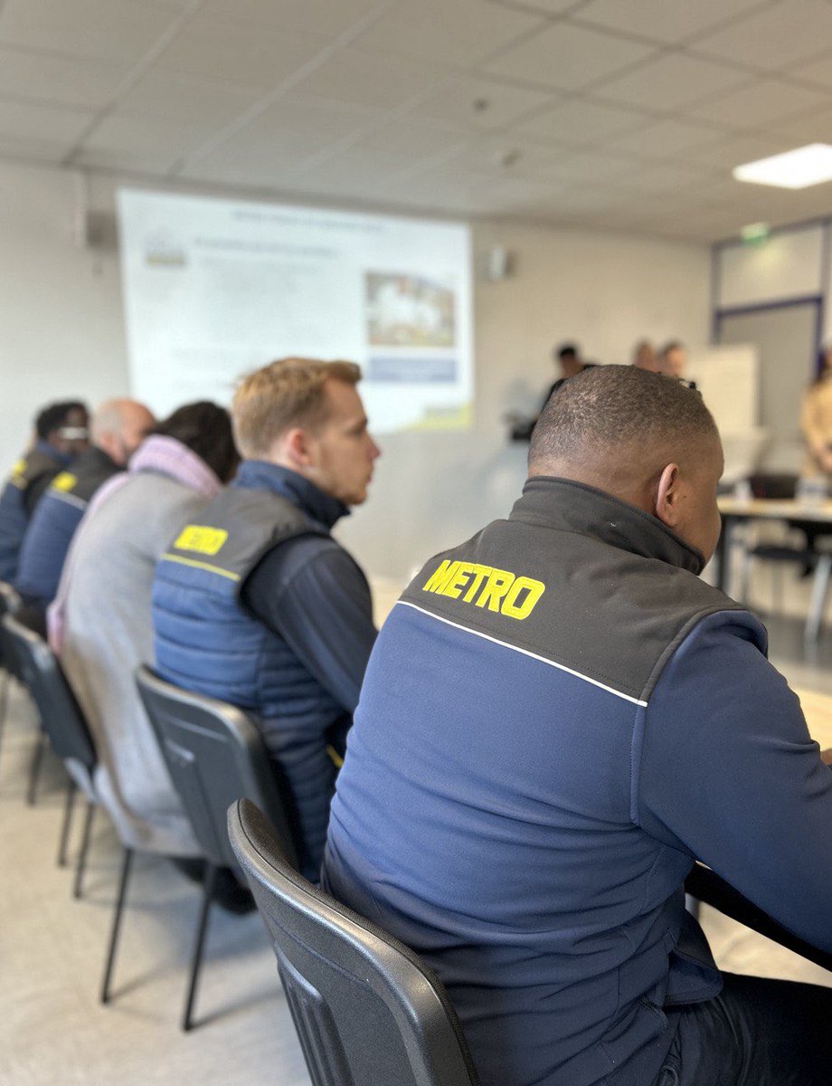 olivierdussopt's tweet image. 📍🇫🇷 J’étais ce matin à Nanterre à la rencontre des équipes de @METRO_FR pour prendre connaissance de leurs accords de partage de la valeur.

✅ Une belle occasion pour saluer l’accord national interprofessionnel sur le partage de la valeur, conclu après des mois de négociation.