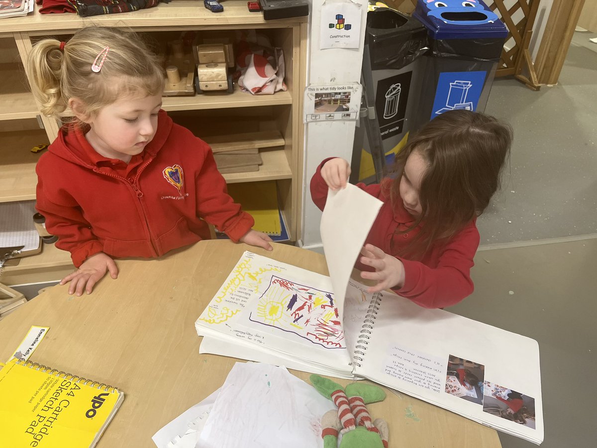 nurserycrookfur's tweet photo. Taking some time to reflect on learning in our special books ☺️❤️ #profilebooks #achievements #relationships https://t.co/bDFIgqobb9