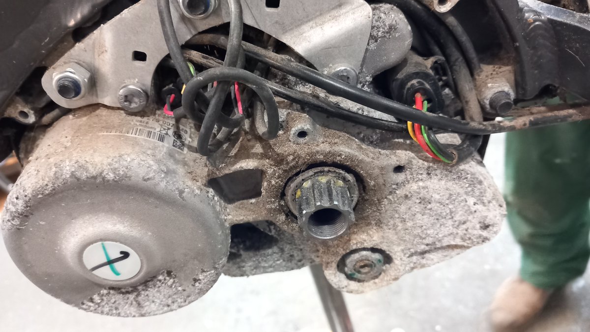 SpindlesBikes's tweet photo. This Bosch motor stopped working after 18K miles which was caused by corrosion on connections.  Connectors cleaned and back on the road.  The bike is used for commuting and had lost its front mudguard after a crash and water was then getting in.  Bosch service - good to go. https://t.co/aAY8URhiiq