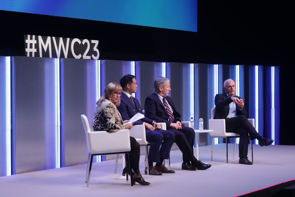 Amdocs's tweet image. Check out the photos from yesterday&apos;s &quot;THAT’S MY SLICE!&quot; panel discussion at MWC 2023, where Johanne Lemay, Niall Norton, Terje Jensen &amp;amp; Junjie Hu discussed the potential opportunities and pitfalls of Network Slicing.

#MWC23 #Network #NetworkSlicing #Opportunities