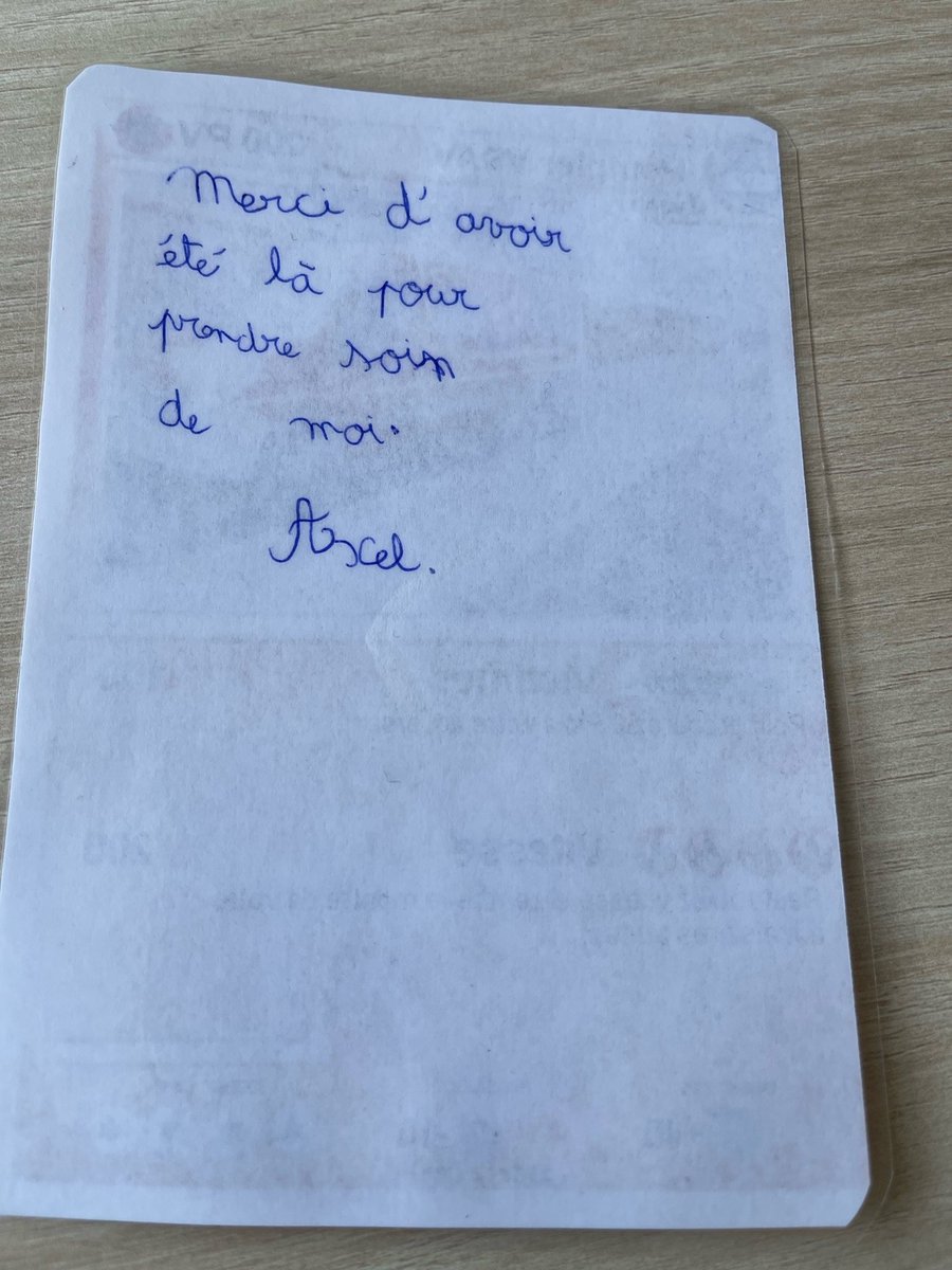 #BELLEHISTOIRE | Visite hier d'Axel, petit garçon de 10 ans, venu remercier les sapeurs-#pompiers de <a href="/Chalon_officiel/">Chalon-sur-Saône</a> qui se sont occupés de lui après avoir été renversé samedi. Au programme : visite de la caserne et distribution de cartes <a href="/PokemonGoNews/">Pokémon GO News</a>  en remerciement ! 😉