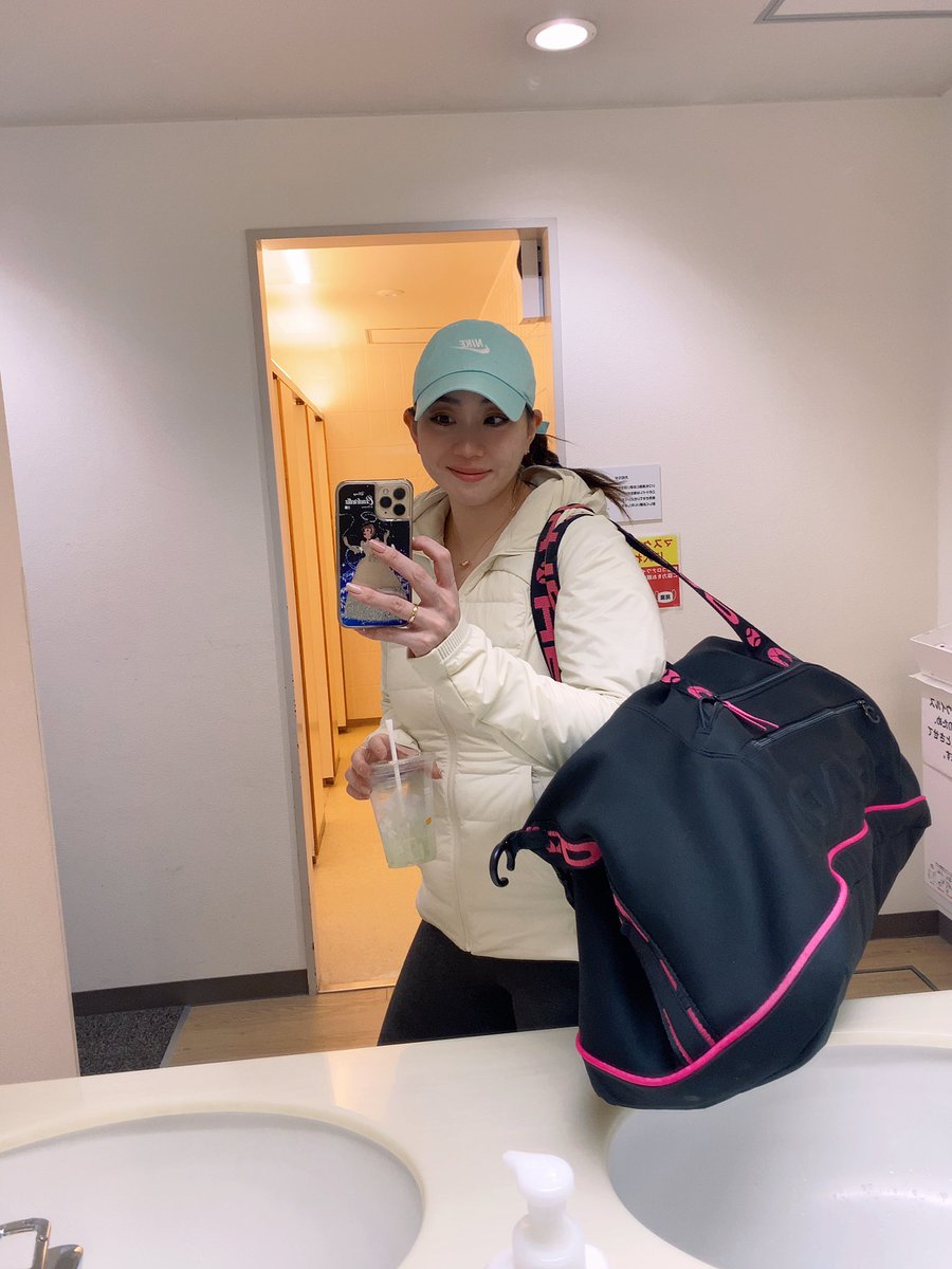 aikamiyoshihara's tweet photo. HEADのピンクバック可愛いよね💓🎾
この中にラケット2本、ボール1カゴ分入ってますww
大容量入ります🫶
ピンクの他にライトブルーもあるから、ピンクはちょっとなって思う方は是非ブルーを👍😊私はピンク推しです💕 https://t.co/hUOwiQejLb