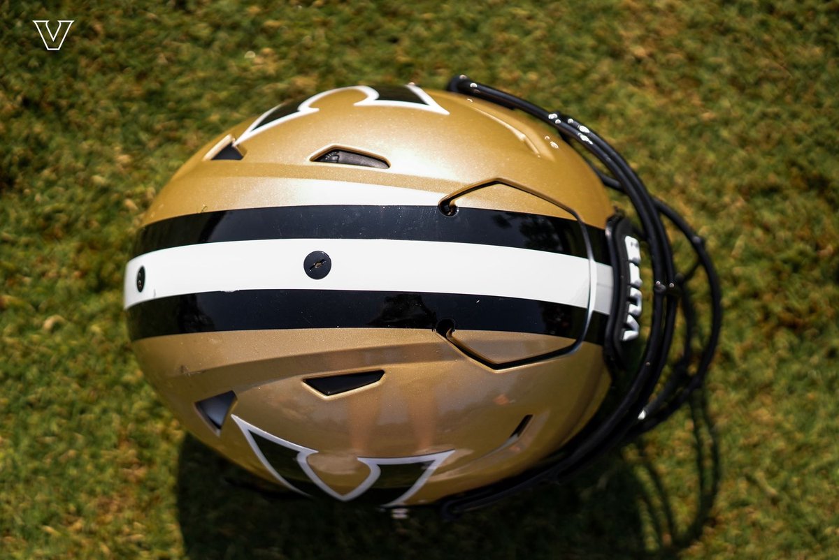 CoachBlaz's tweet image. Who’s ready for the 1️⃣st day of @VandyFootball 🏈  in 2️⃣0️⃣2️⃣3️⃣?? #FORMING💯