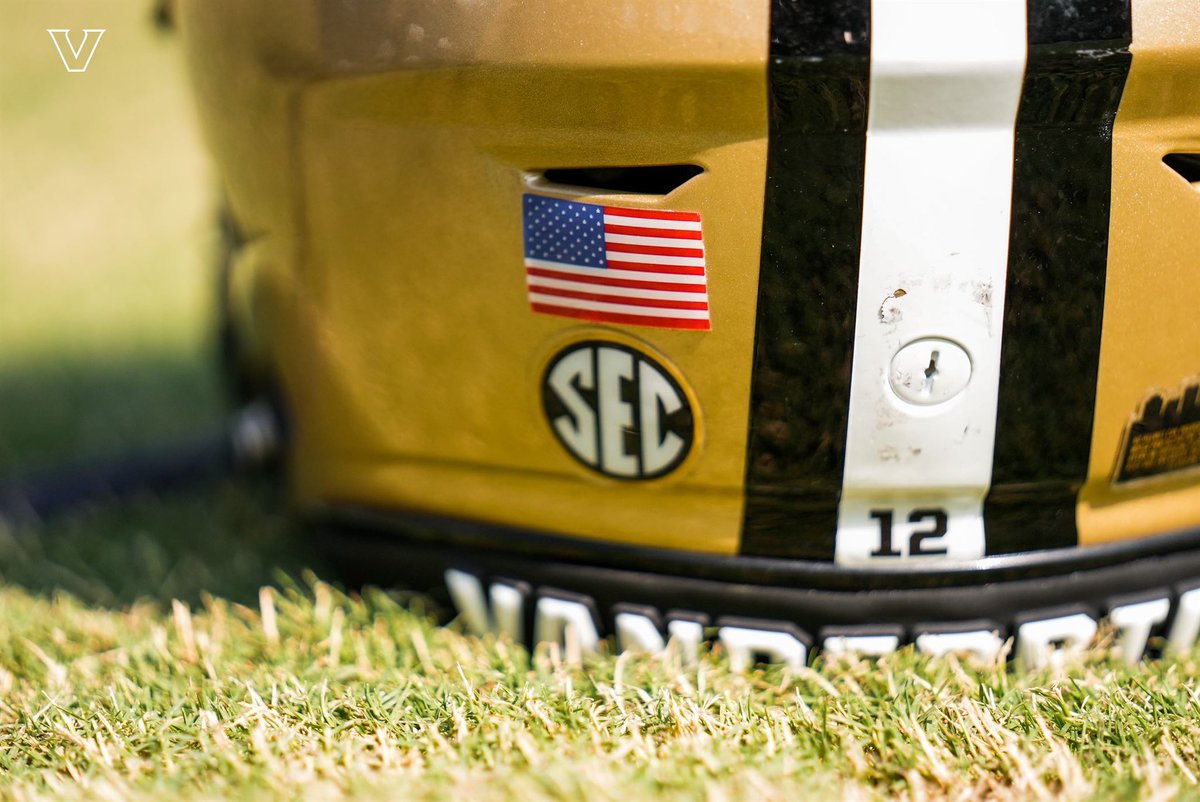 CoachBlaz's tweet image. Who’s ready for the 1️⃣st day of @VandyFootball 🏈  in 2️⃣0️⃣2️⃣3️⃣?? #FORMING💯