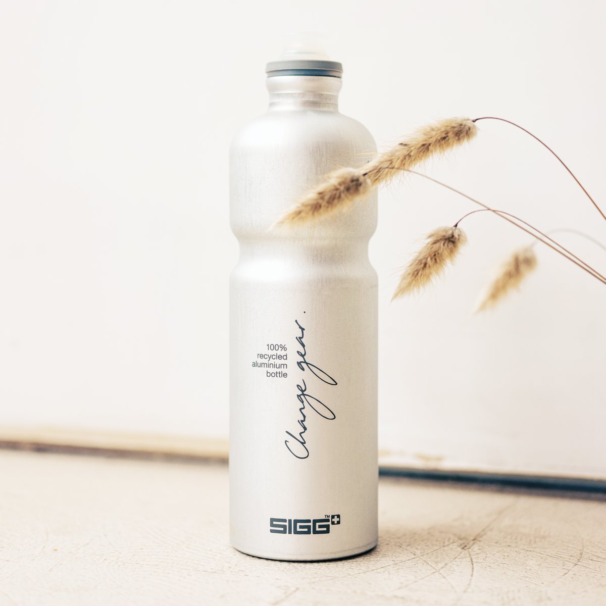 SIGG Switzerland Bottles AG (@siggofficial) on Twitter photo Hydration is key - at the gym as well as at home! 
Did you drink enough today?
#sigg #sigglook #sustainability #siggswitzerland #siggbottles #hydration #stayhydrated #aluminium #movemyplanet #winte r #healthylife #design #zerowaste #minimalism Hydration is key - at the gym as well as at home! 
Did you drink enough today?
#sigg #sigglook #sustainability #siggswitzerland #siggbottles #hydration #stayhydrated #aluminium #movemyplanet #winte r #healthylife #design #zerowaste #minimalism