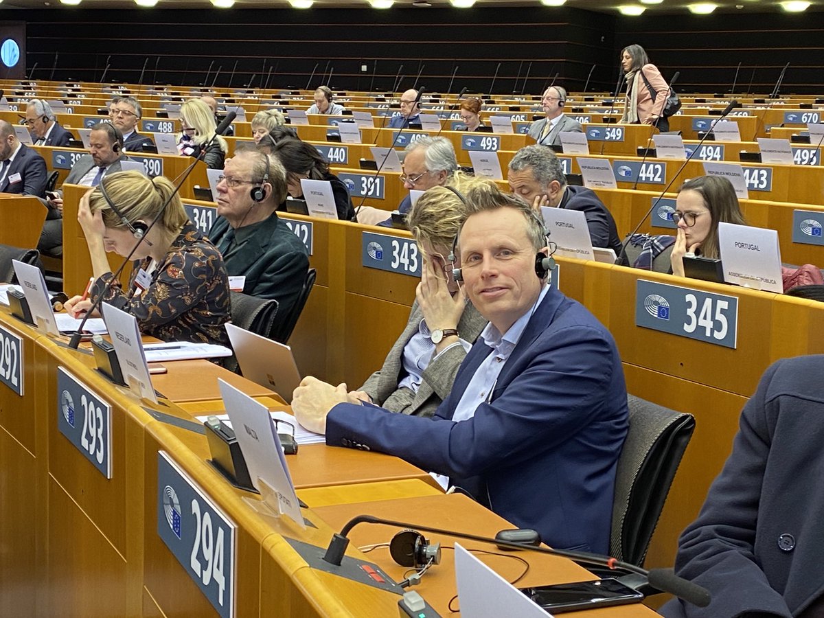Tijdens de interparlementaire EP-conferentie over Financieel-econ beheer in de EU vertegenwoordigt <a href="/EJSlootweg/">Evert Jan Slootweg</a> de commissie <a href="/FIN_TweedeKamer/">Vaste Kamercommissie FIN</a>. De EU nationale parlementen spreken oa over hun visie op de toekomst van het stabiliteits- en groeipact #EuropeanParliamentaryWeek