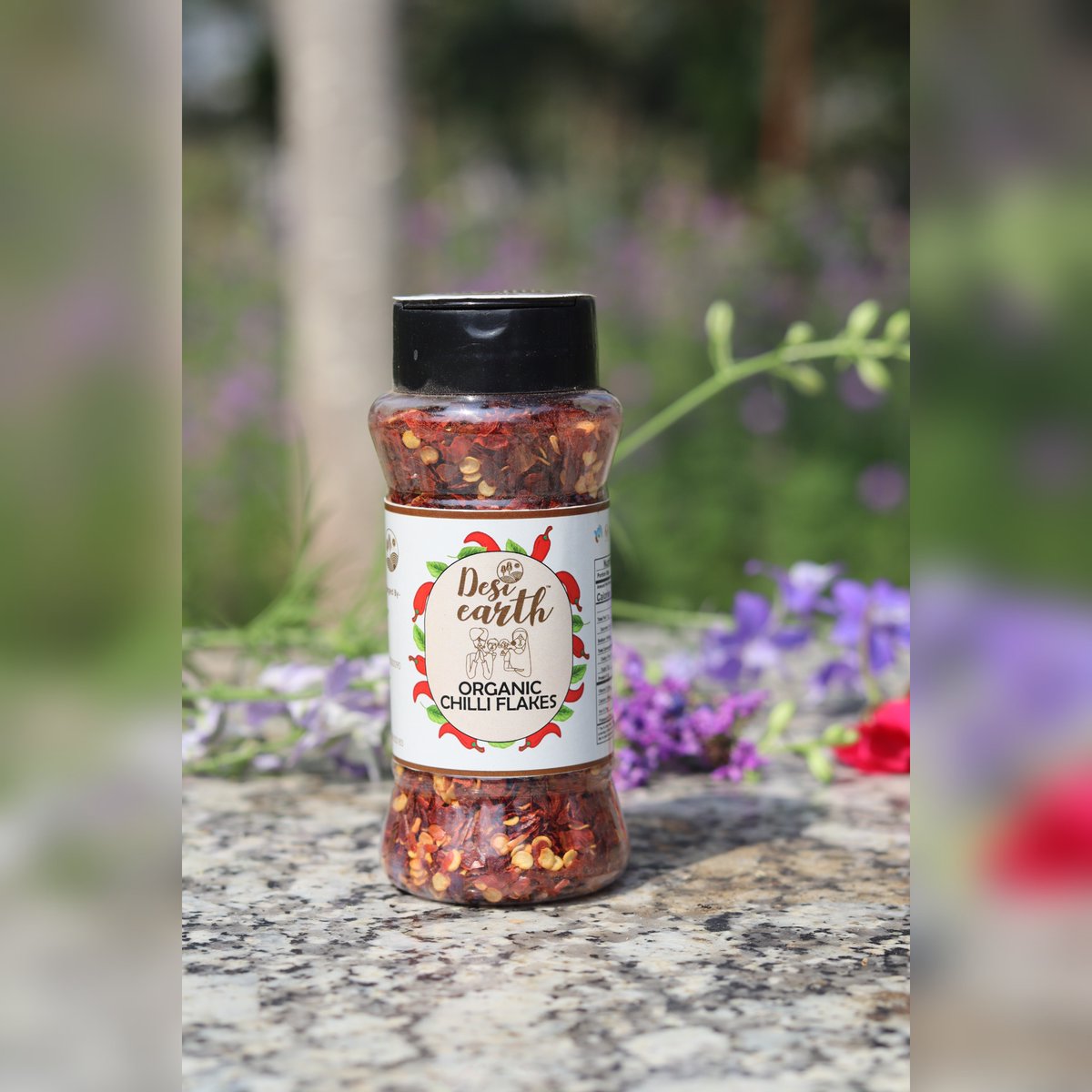 _DesiEarth's tweet photo. Chilli Flakes are an essential Desi condiment. The Antioxidants in it fights with stress in body. Usually these are used to top Pizza, soups and other spicy dishes.

#organicchilliflakes #chilliflakes #sprinklers  #organicspices  #organicfarming  #pure #desiearth #switchtoorganic https://t.co/ikDqn3Lr5X
